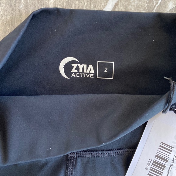 BNWT ZYIA Leopard Pocket Brilliant Hi-Rise Capri 20" Cheetah Crop Legging XS 2 - Picture 8 of 13